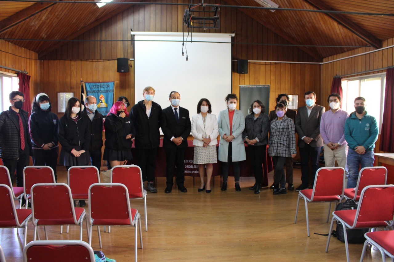 Valdivia Santo Tomás y Liceo Armando Robles concretan importante