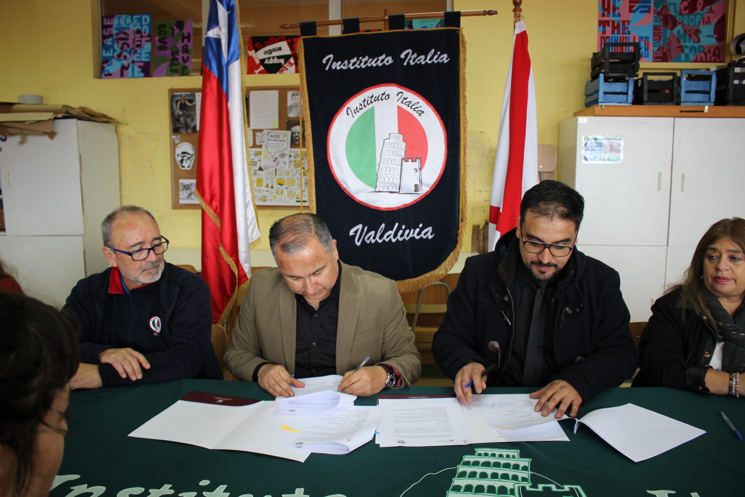 FACEA UACh E Instituto Italia De Valdivia Firmaron Acuerdo Para